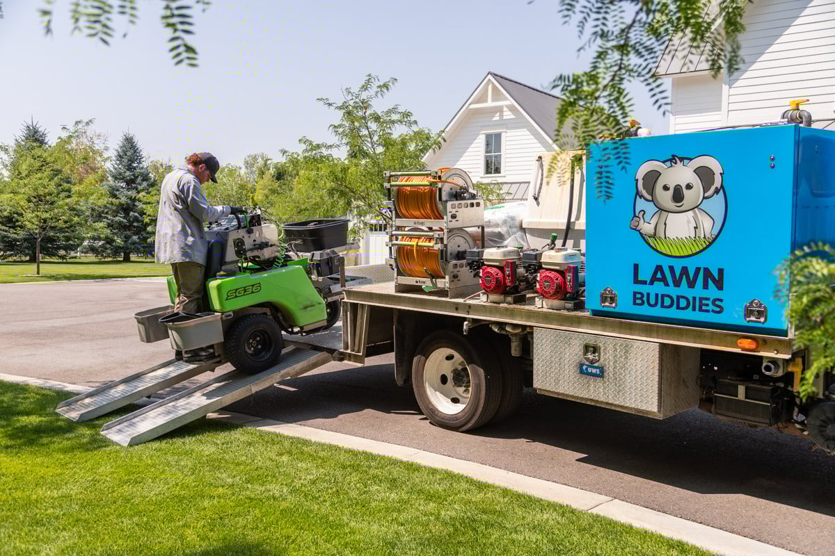 truck machine crew technician service action house home 2